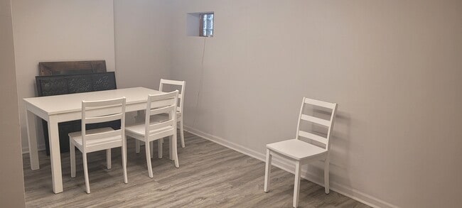 Building Photo - 8429 S Marquette Ave