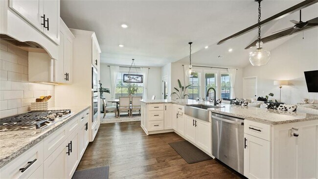 Building Photo - 4103 SW Wheatgrass Blvd