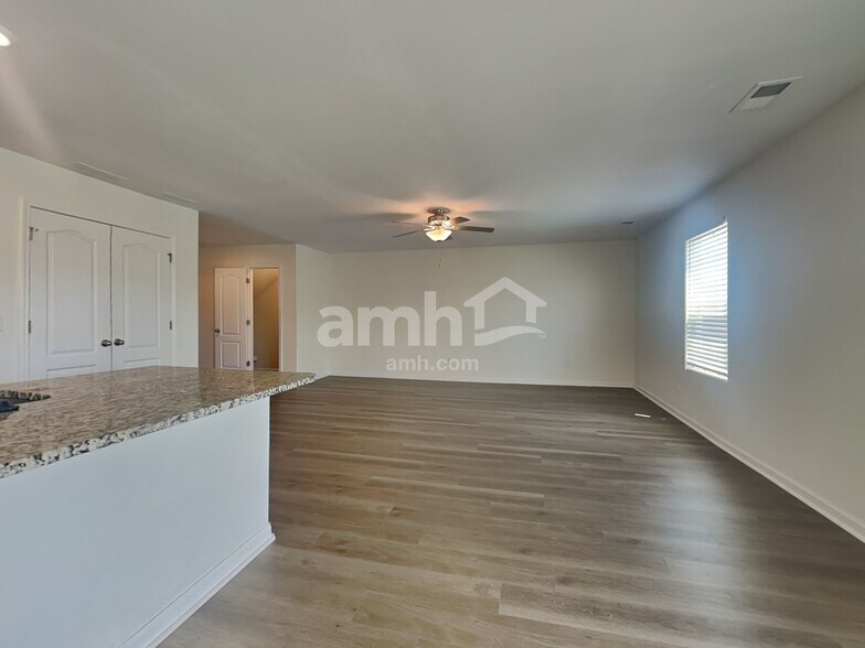 Building Photo - 3026 Wingadee Dr