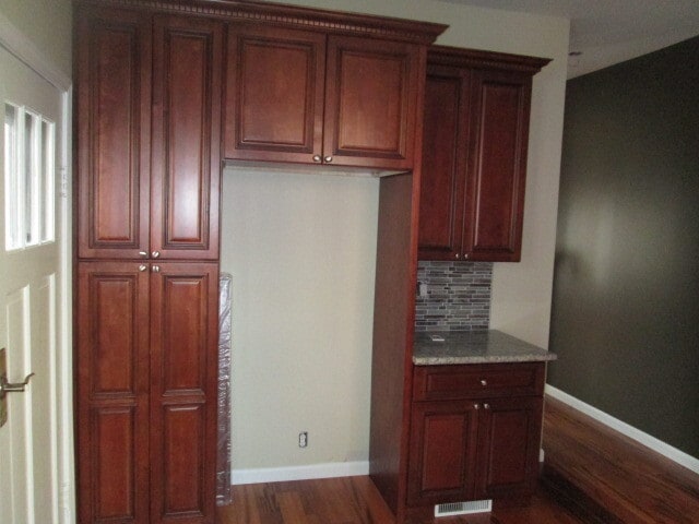 Building Photo - 2 Bedroom, 1 Bath Townhome in trendy Bloomfield.  Convenient!