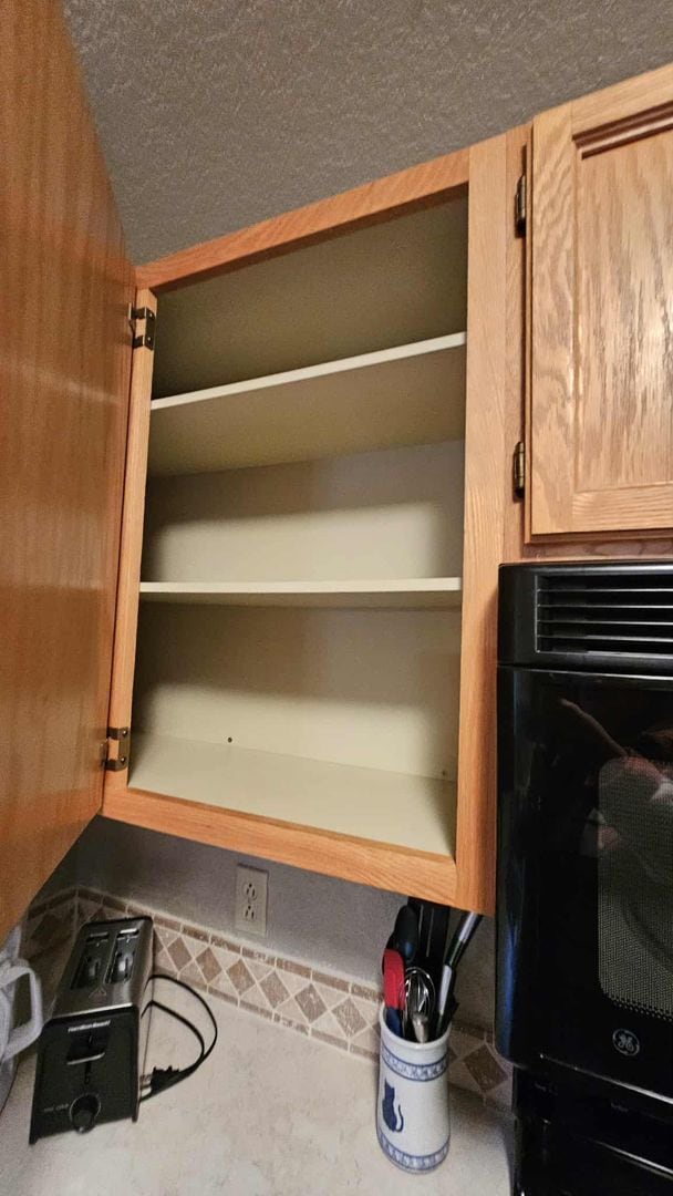 Building Photo - Fully Furnished House with views and all utilities covered