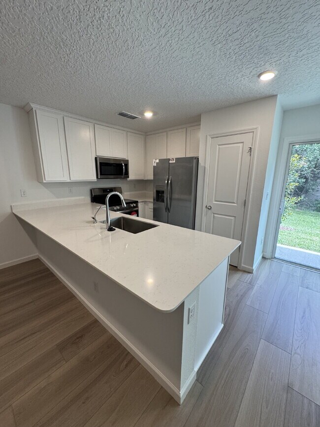 Building Photo - Brand New 3 Bed | 2.5 Bath Townhome – Mode...