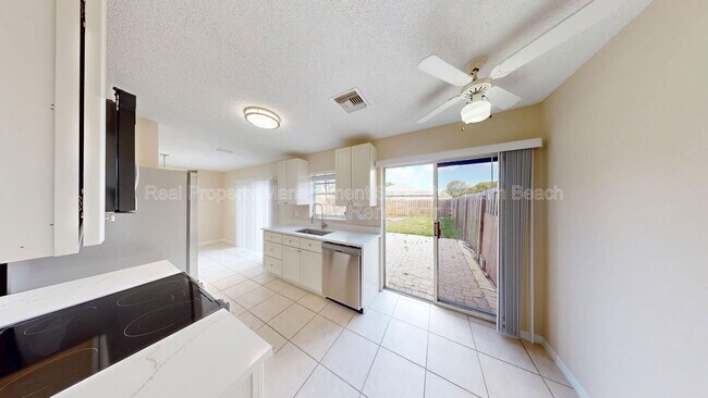 Building Photo - 140 Pheasant Run Blvd