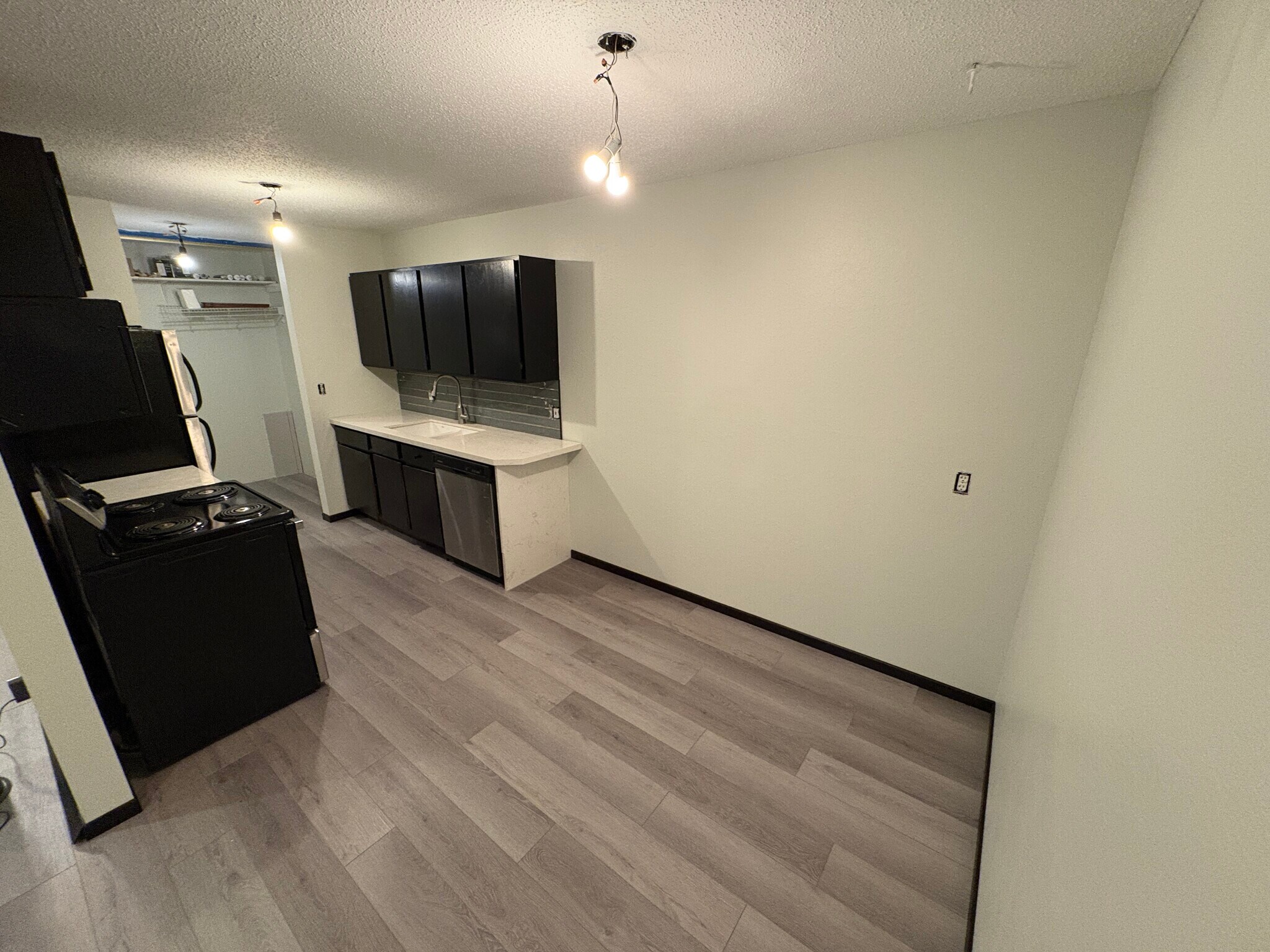 Building Photo - 907 Coulee Rd