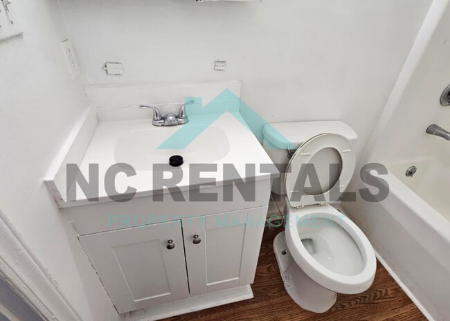 Building Photo - 332 Park Ave