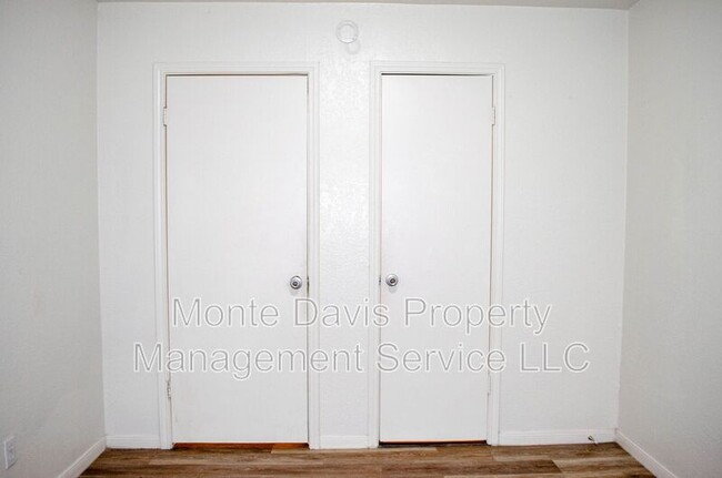 Building Photo - 2003 Kenneth Ave
