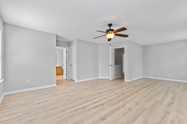 Building Photo - 2112 Echo Glen Ln