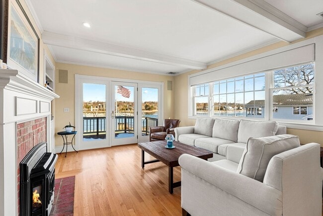 Building Photo - 30R Harbor St