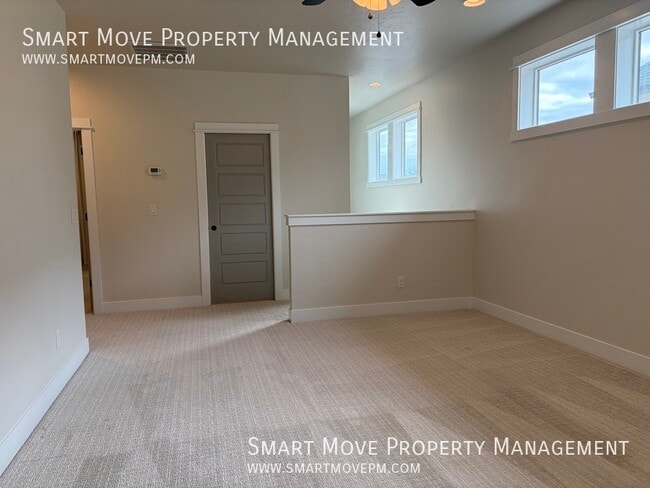 Building Photo - 2100 N Woodcreek St