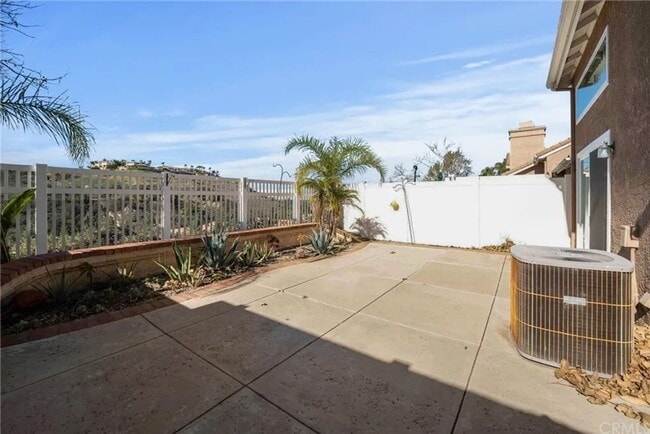 Building Photo - 1588 Elegante Ct