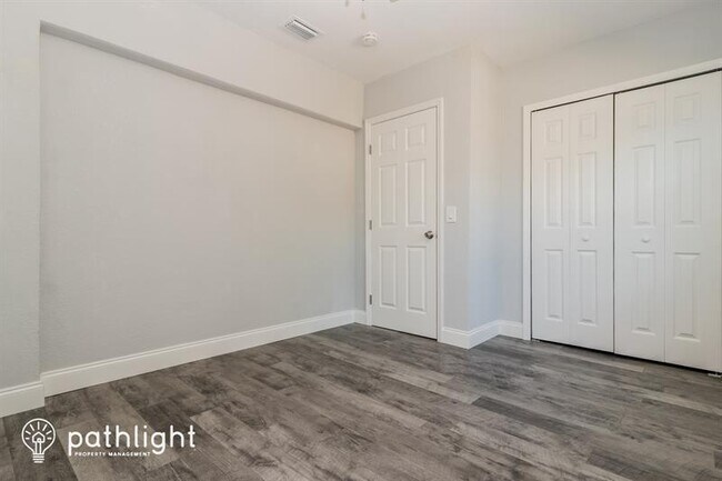 Building Photo - 2112 Timber Ln