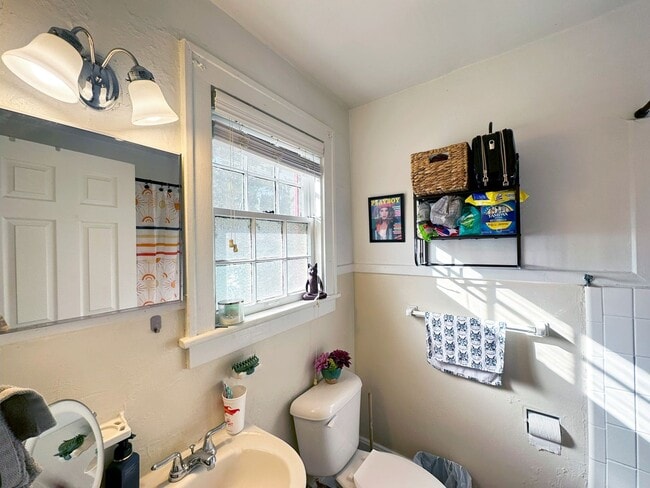 Building Photo - Margaret's Manor - 1 Bedroom, 1 Bathroom S...