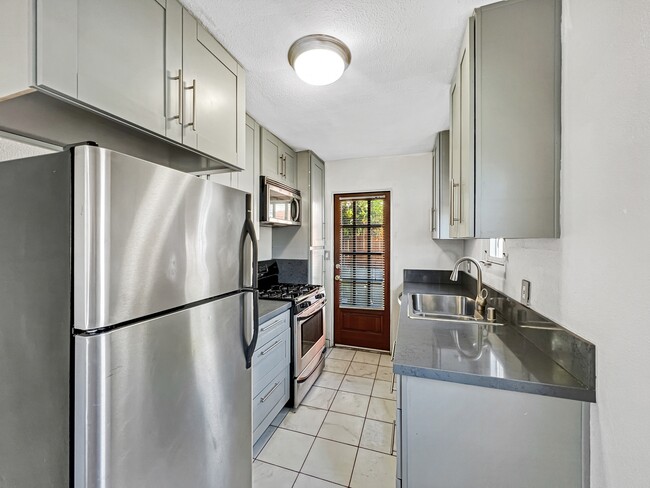 Building Photo - 436 Fir St