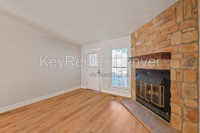 Building Photo - 1811 S Quebec Way