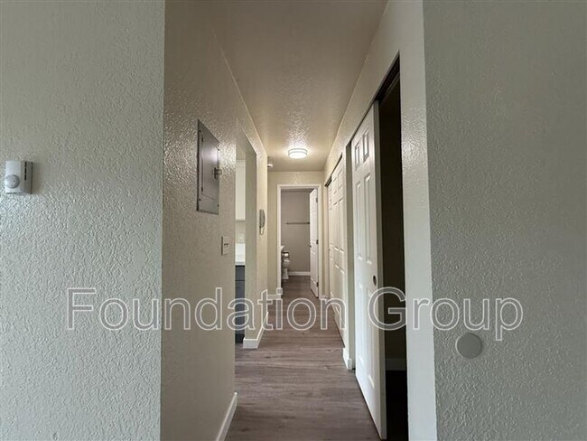 Building Photo - 938 N 100th St