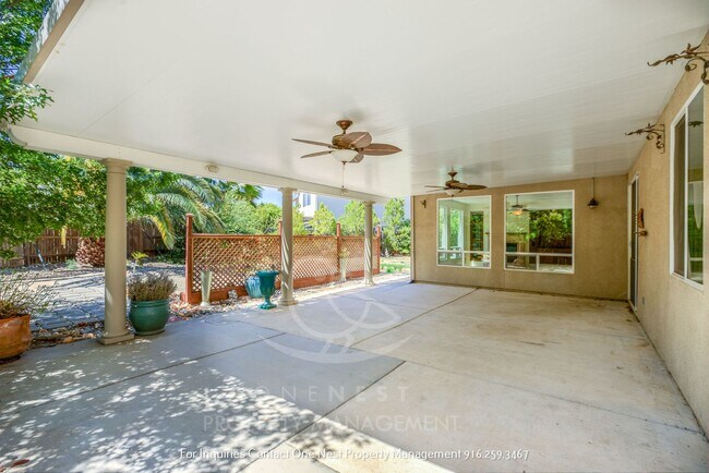 Building Photo - Huge home, Lincoln Crossing - walking dist...