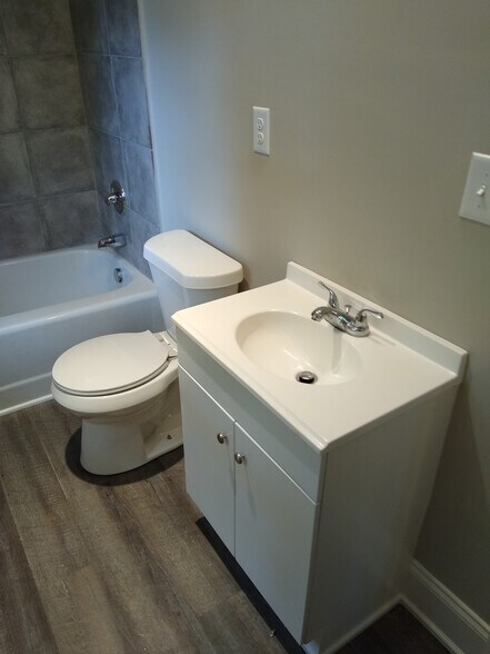 Building Photo - 36 Dorland Ave SW