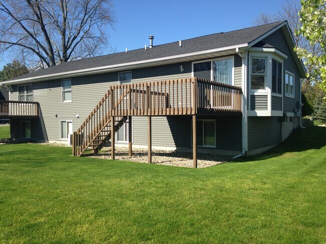 Building Photo - 4194 Ivanrest Ave SW