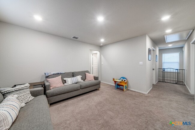 Building Photo - 2421 Ayers Dr
