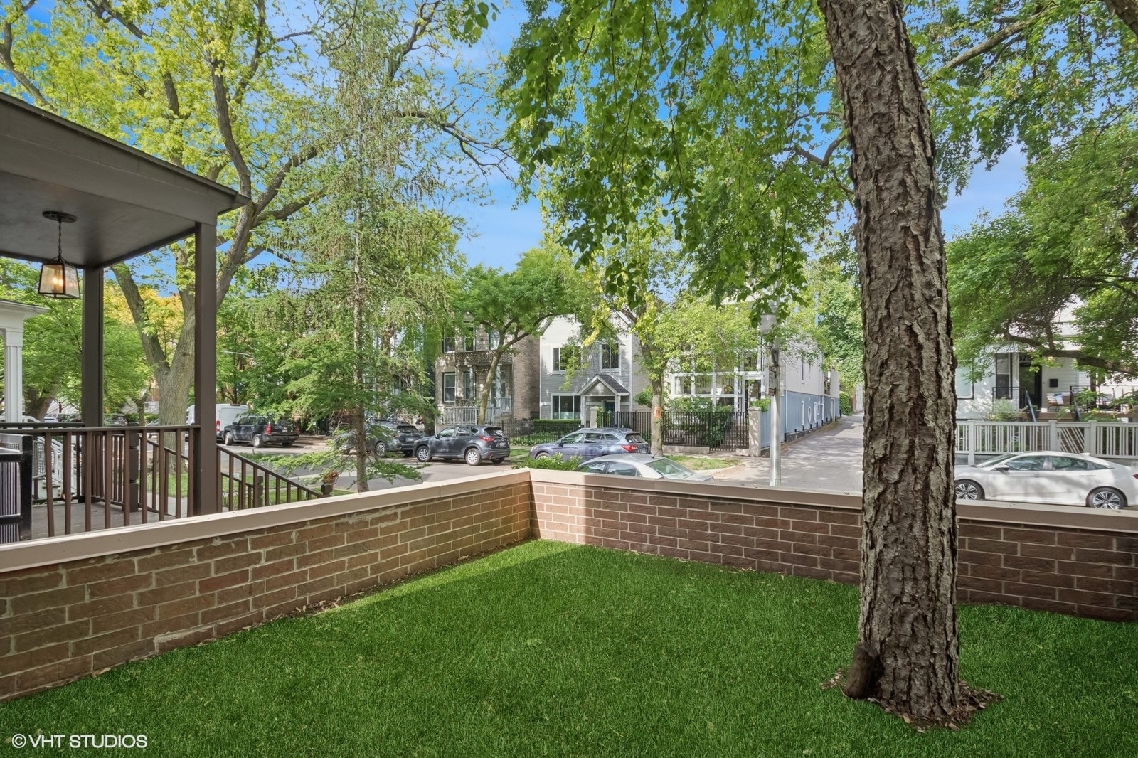 Building Photo - 3759 N Kenmore Ave