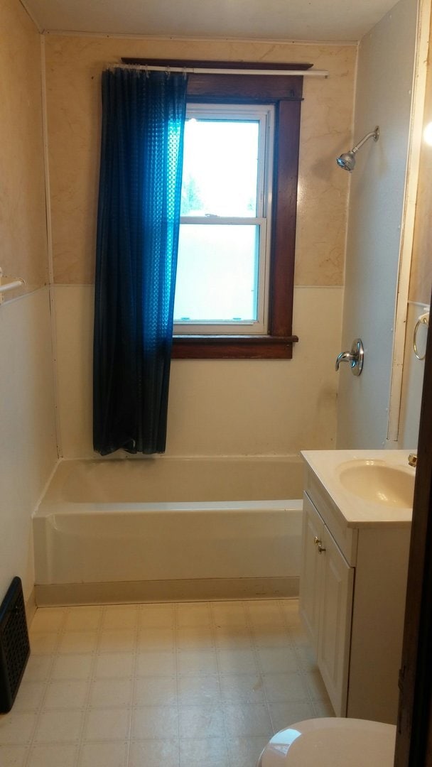 Building Photo - 1002 Burr