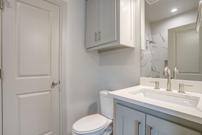 Building Photo - 2831 Forest Park Blvd