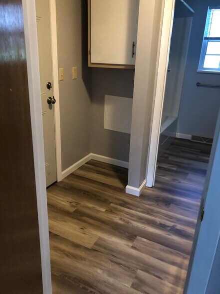 Building Photo - 64 Debra Ln