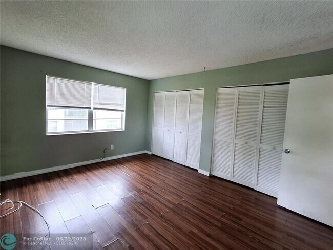 Building Photo - 4277 NW 89th Ave