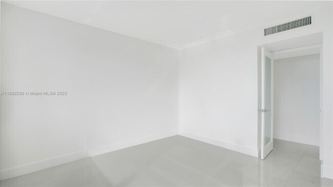 Building Photo - 5838 Collins Ave