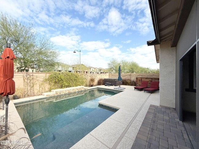 Building Photo - 20618 W Edgemont Ave