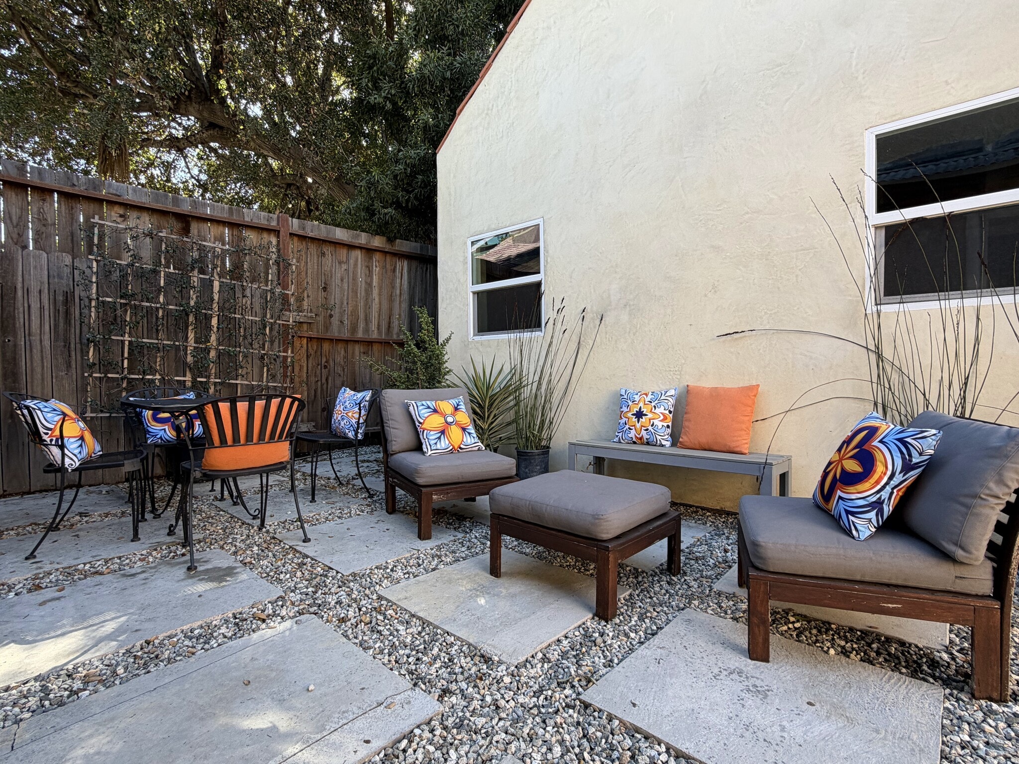 Building Photo - 2120 Laverna Ave