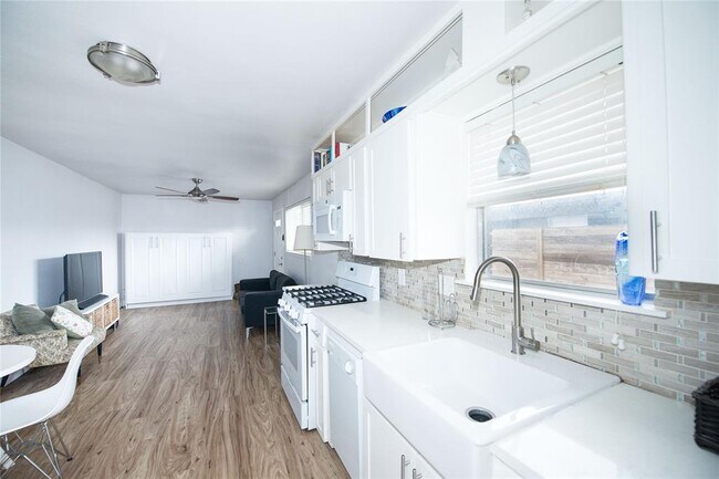Building Photo - 1715 Taylor Gaines St