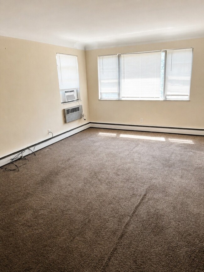 Building Photo - 4782 Clevesdale Dr