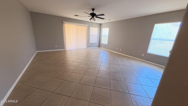 Building Photo - 1744 Maddison Cir