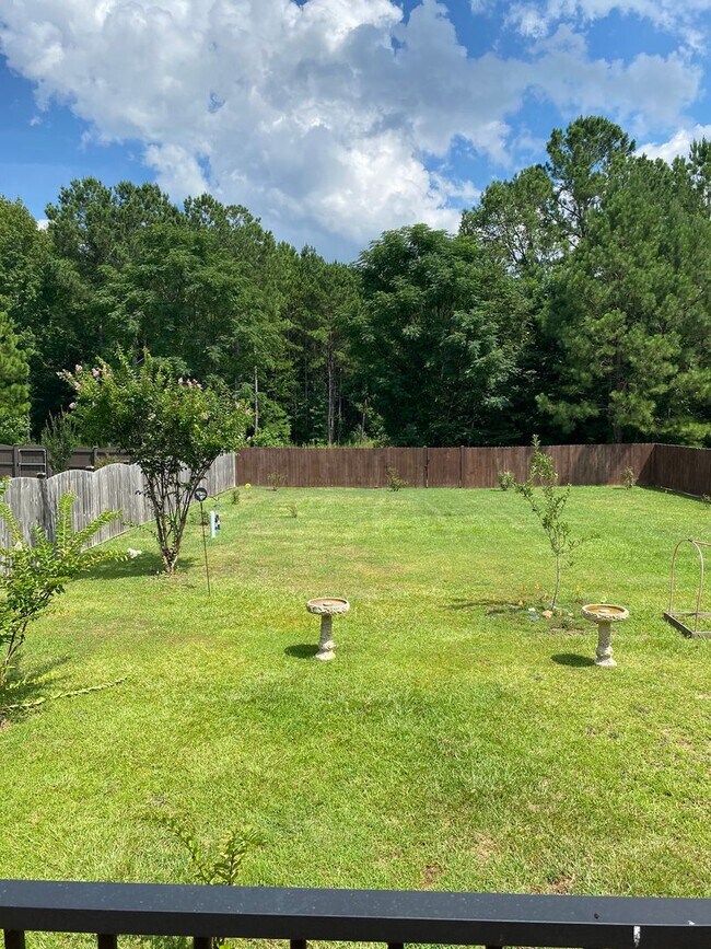 Building Photo - Beautiful 4 Bedroom
