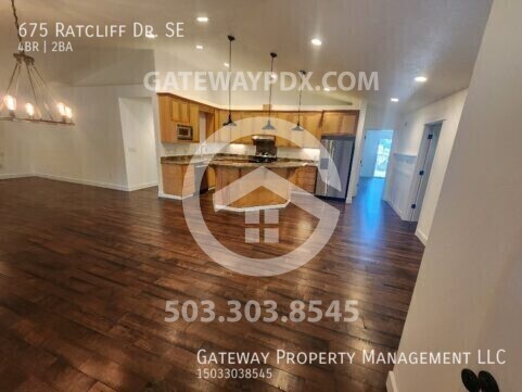 Building Photo - 675 Ratcliff Dr SE