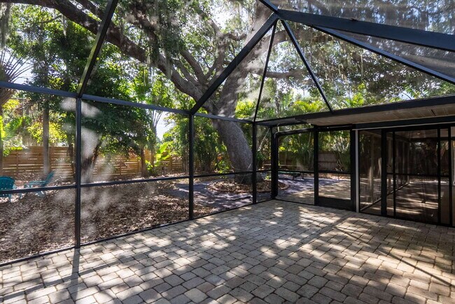 Building Photo - 3525 Riviera Dr