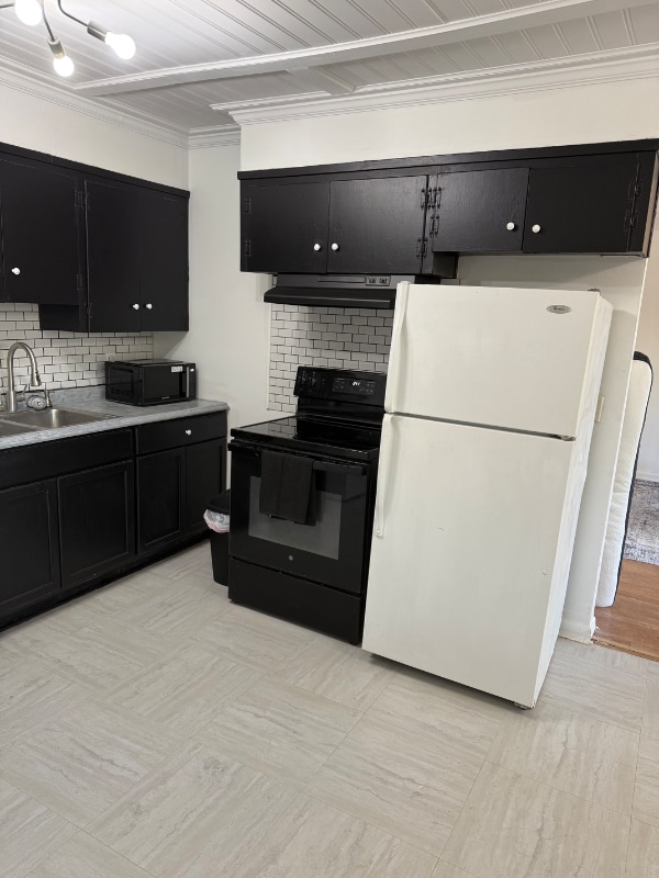 Building Photo - 320 Hilbert Dr