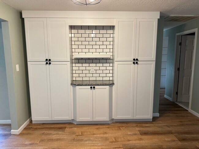 Building Photo - 720 Freeman Rd