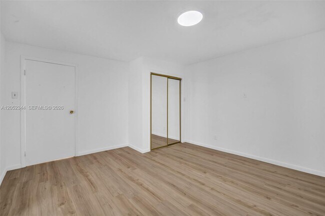 Building Photo - 5096 SW 28th Terrace
