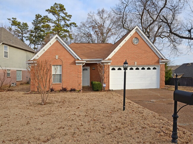 Primary Photo - 3 bed, 2 bath in Arlington/Lakeland area