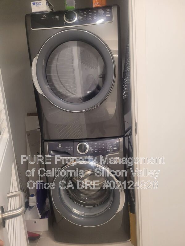 Building Photo - 188 W St James St