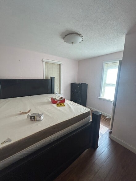 Building Photo - 2218 Farrar St