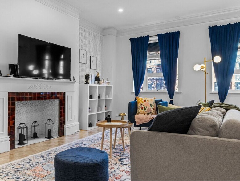 Building Photo - 182 Commonwealth Ave