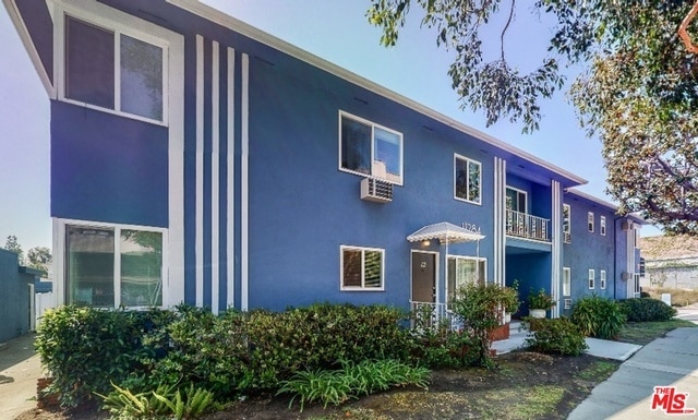 Building Photo - 11284 Montana Ave