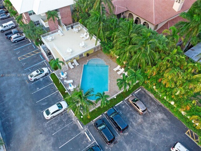 Building Photo - 2424 SE 17th St