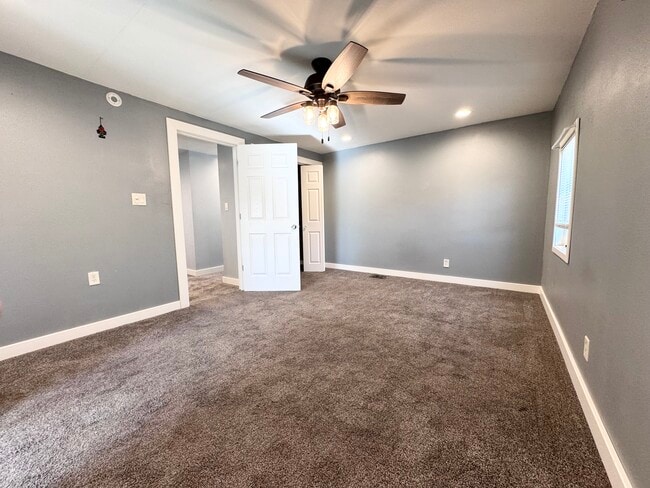 Building Photo - 408 Ave