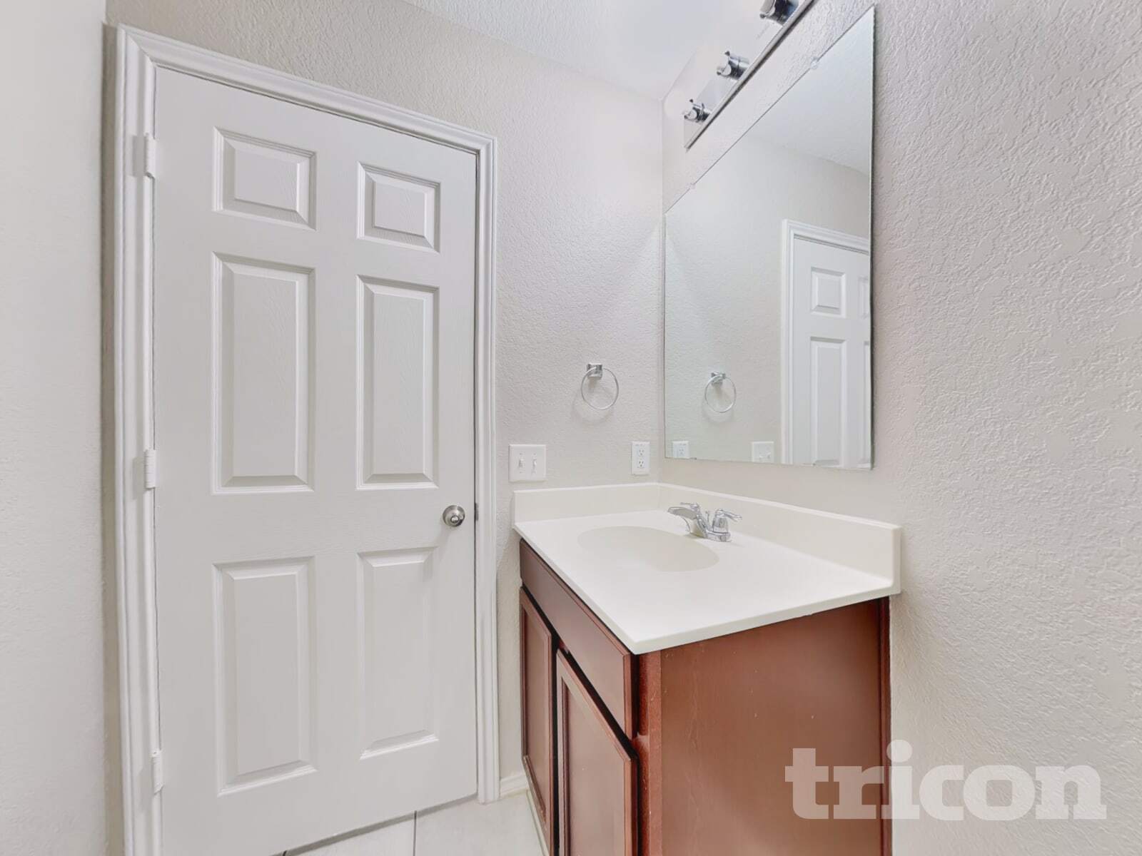 Building Photo - 310 Mistflower