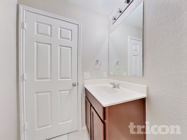 Building Photo - 310 Mistflower