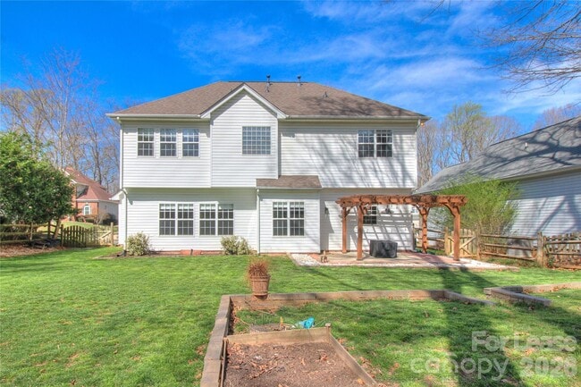 Building Photo - 8414 Bampton Dr